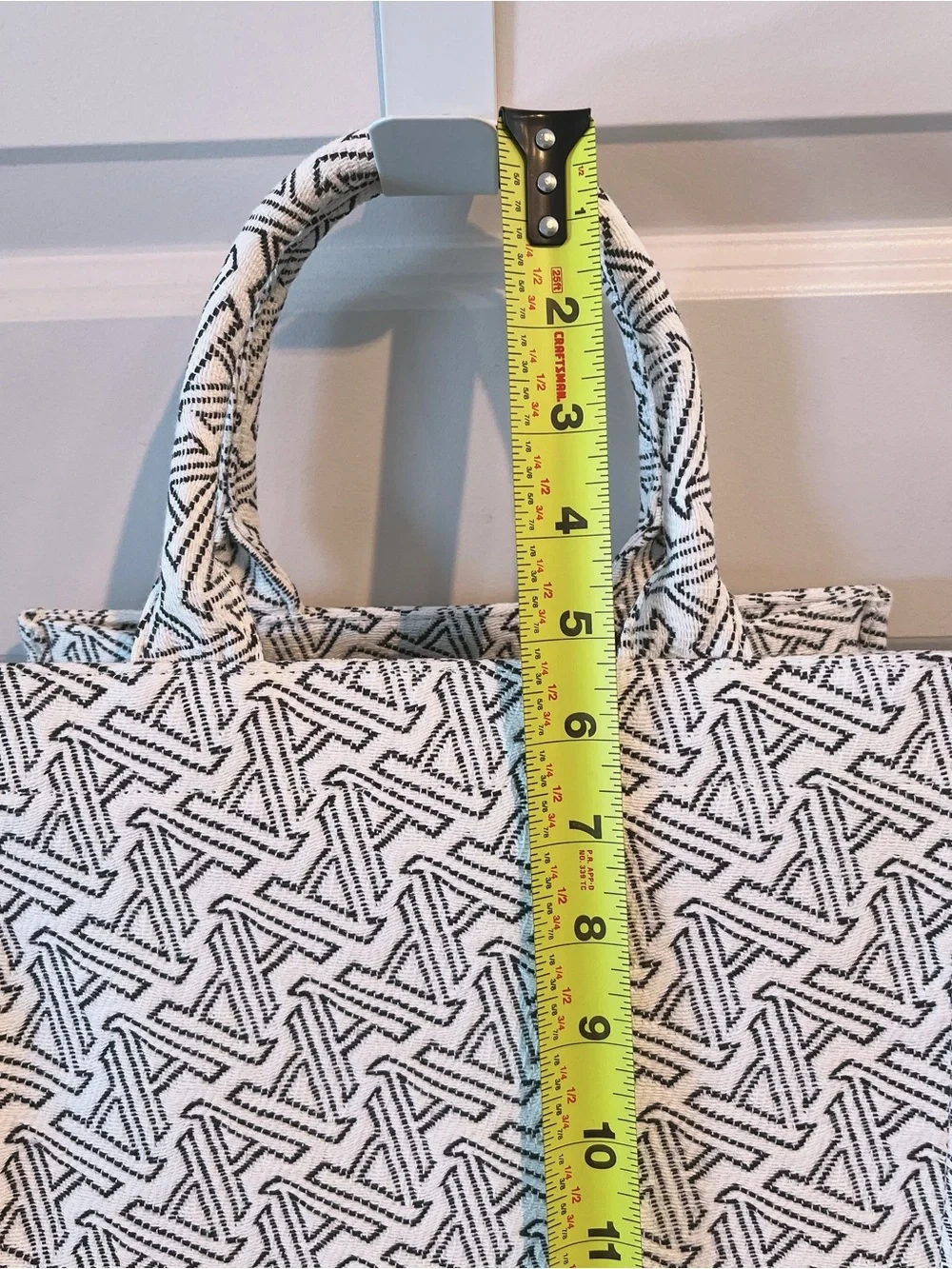 NWT Aritzia Keep Mini Patterned Navy & White Tote Bag